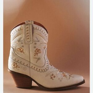 NWT Dingo Women's Primrose Leather Bootie white Size 7.5 boho Anthropologie